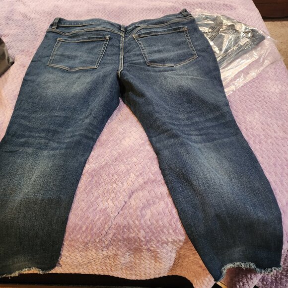 Distressed Women's Jeans 26S - Picture 4 of 4